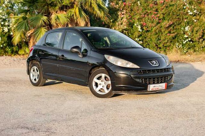 Peugeot 207 1.4i Urban 75