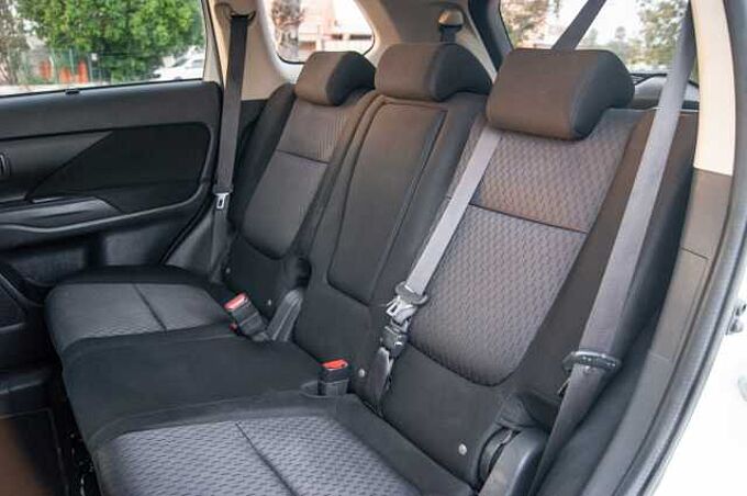 Mitsubishi Outlander Diesel 220DI-D Motion 4WD