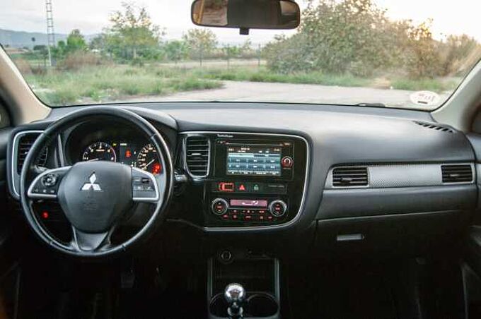 Mitsubishi Outlander Diesel 220DI-D Motion 4WD