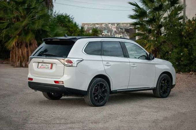 Mitsubishi Outlander Diesel 220DI-D Motion 4WD