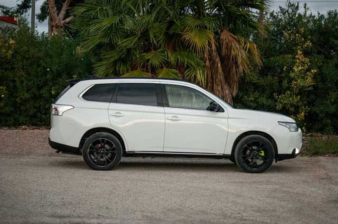 Mitsubishi Outlander Diesel 220DI-D Motion 4WD