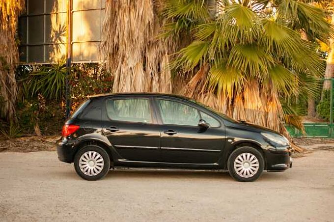 Peugeot 307 1.6 HDI 110 X-LINE