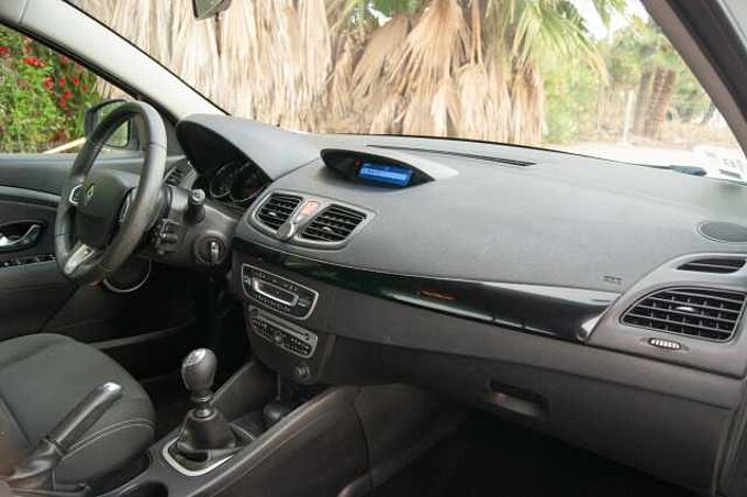 Renault Fluence ES - BerS4 1.6 16V 110 EU4, Expression, 2010 - 2012