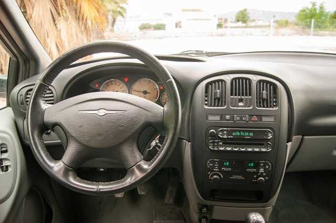 Chrysler 2.5 CRD 140 SE 2.5 CRD 140 SE