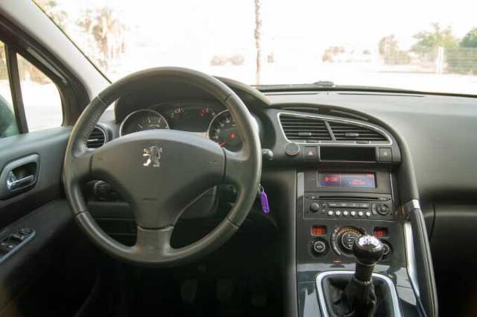 Peugeot 3008 1.6 VTI 120 PREMIUM