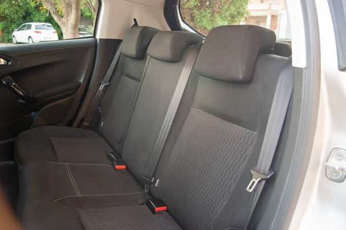 Peugeot 208 ES - Ber5 1.2 12V VTi/PureTech 82 EU5, Access, 2012 - 2015