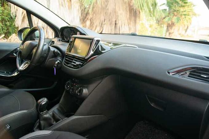 Peugeot 208 ES - Ber5 1.2 12V VTi/PureTech 82 EU5, Access, 2012 - 2015