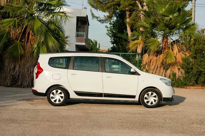 Dacia Lodgy ES - Mon5 1.5 dCi 110 eco² EU5, Laureate ( 5 asientos ), 2012 - 2016