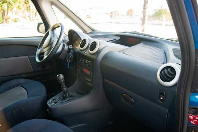Peugeot 1007 ES - Ber3 1.4 HDi 70, Dolce, 2005 - 2007