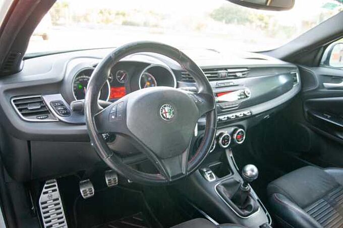 Alfa Romeo Giulietta ES - Ber5 2.0 JTDM 16V EU5, Distinctive, 2010 - 2013