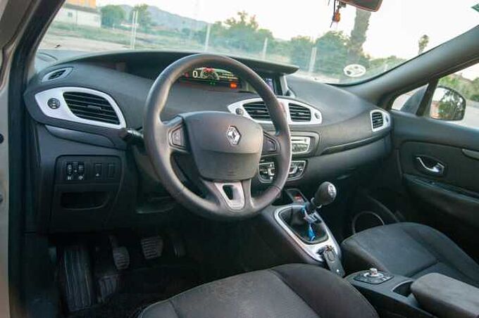 Renault Scenic ES - Mon5 1.5 dCi 105, Family Edition, 2010 - 2011