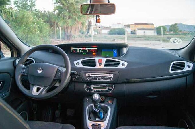 Renault Scenic ES - Mon5 1.5 dCi 105, Family Edition, 2010 - 2011