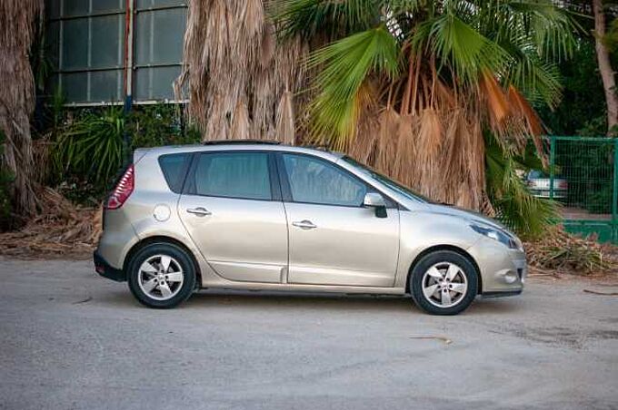 Renault Scenic ES - Mon5 1.5 dCi 105, Family Edition, 2010 - 2011