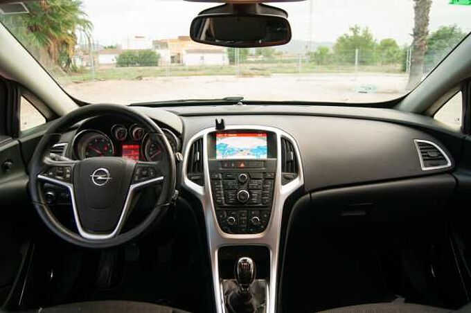 Opel Astra 1.6 CDTI 135 SPORTIVE