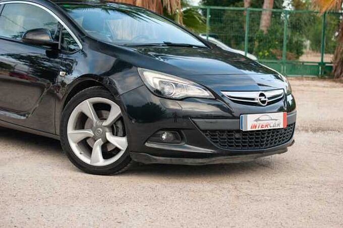 Opel Astra 1.6 CDTI 135 SPORTIVE