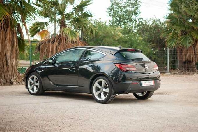 Opel Astra 1.6 CDTI 135 SPORTIVE