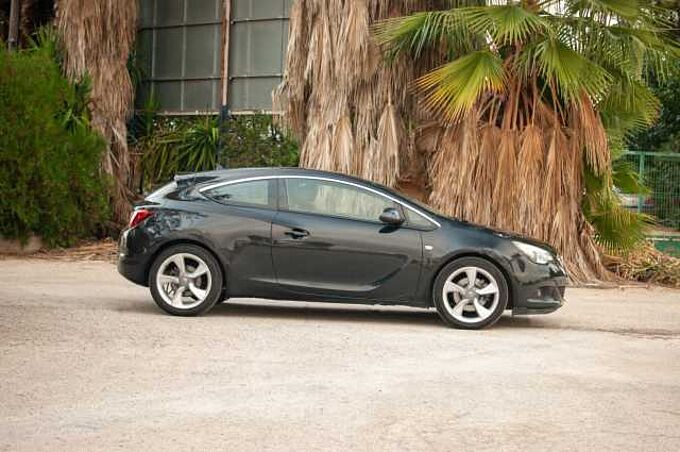 Opel Astra 1.6 CDTI 135 SPORTIVE
