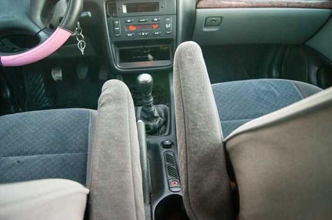 Peugeot 406 2.0 hdi 109