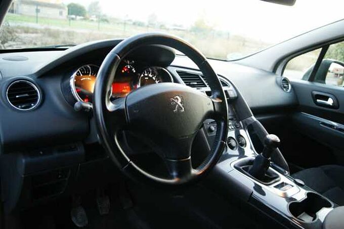Peugeot 3008 1.6 VTi Access Access