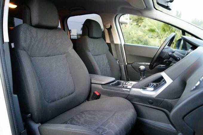 Peugeot 3008 1.6 VTi Access Access