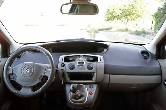 Renault Mégane Scénic II Diesel 1.9 DCI 105 PRIVILEGE