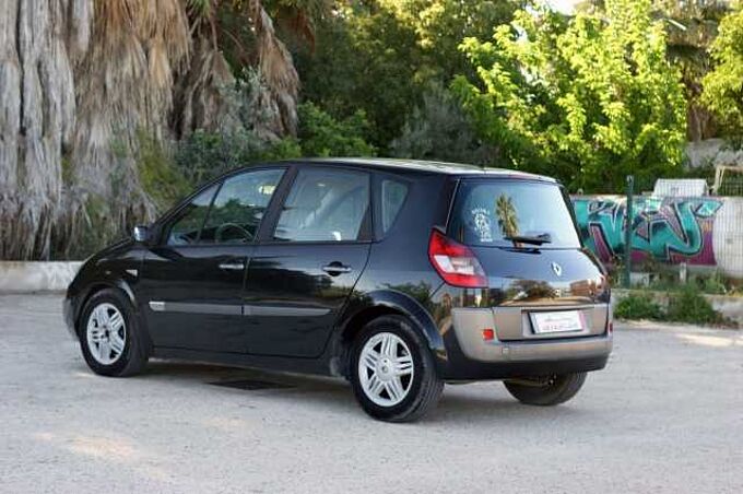 Renault Mégane Scénic II Diesel 1.9 DCI 105 PRIVILEGE
