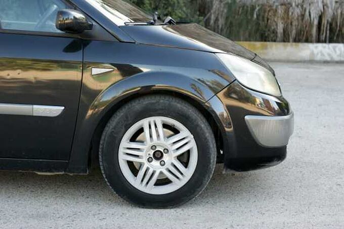 Renault Mégane Scénic II Diesel 1.9 DCI 105 PRIVILEGE