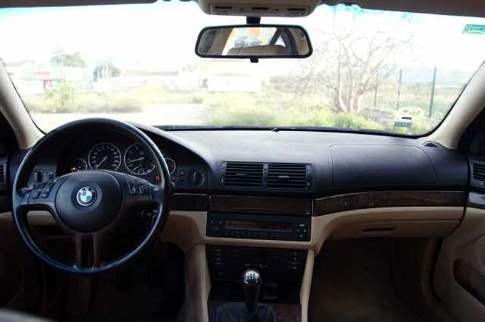 BMW Serie 5 E39 520i