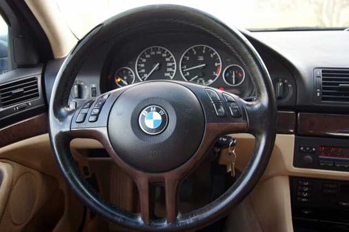 BMW Serie 5 E39 520i