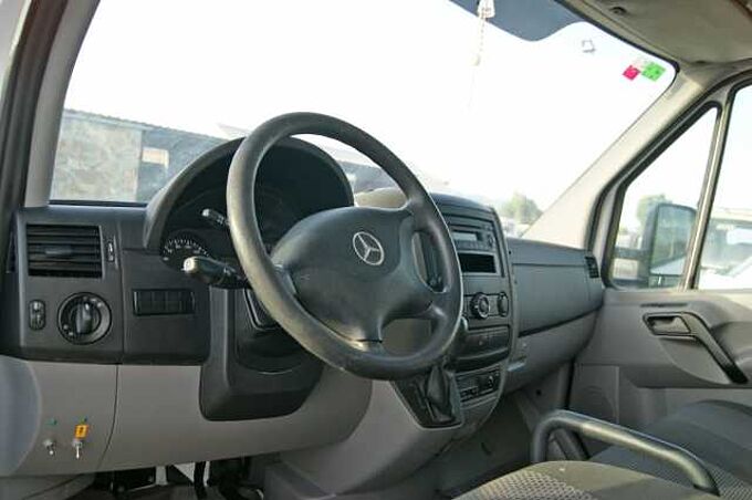 Mercedes-Benz Sprinter Chasis Cabina 519 CDI 519