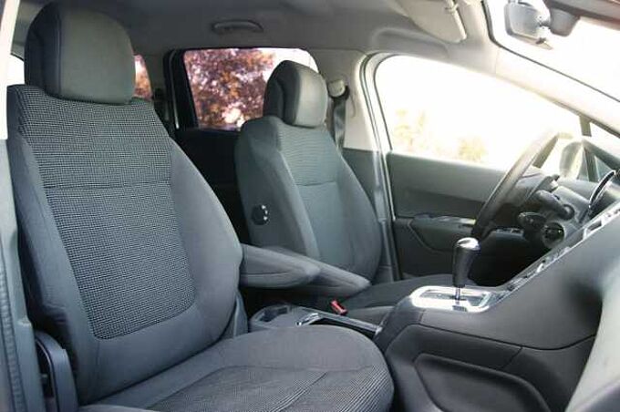 Peugeot 5008 Diesel 1.6e-HDI Blue Lion Active ETG6 Active