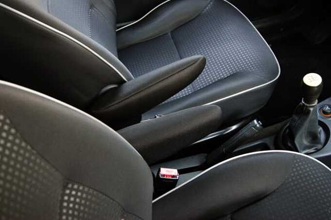 Peugeot Partner Combi 1.6 HDI 90 PLUS COMBI PLUS