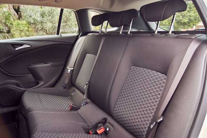 Opel Astra Sports Tourer Diesel ST 1.6CDTi Selective Pro 110 Selective Pro