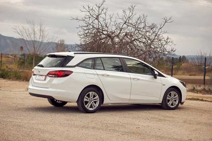 Opel Astra Sports Tourer Diesel ST 1.6CDTi Selective Pro 110 Selective Pro