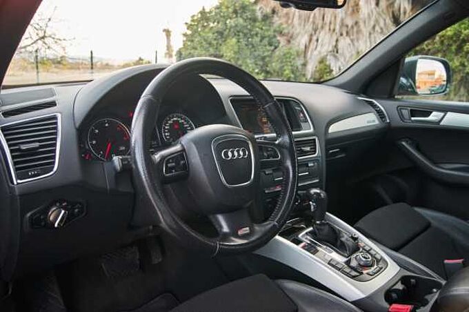 Audi Q5 Diesel 3.0TDI quattro S-T DPF