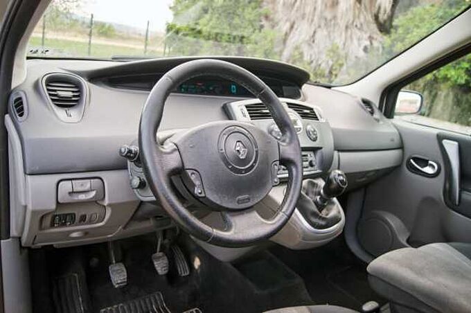 Renault Grand Scénic Diesel 2.0DCI Dynamique 7 pl. Dynamique