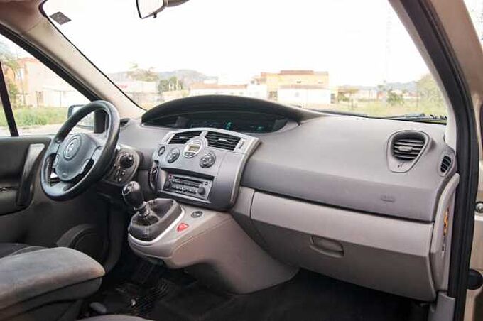 Renault Grand Scénic Diesel 2.0DCI Dynamique 7 pl. Dynamique