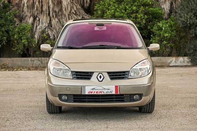 Renault Grand Scénic Diesel 2.0DCI Dynamique 7 pl. Dynamique
