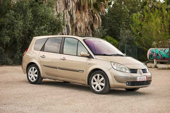 Renault Grand Scénic Diesel 2.0DCI Dynamique 7 pl. Dynamique