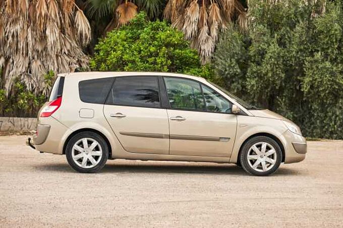Renault Grand Scénic Diesel 2.0DCI Dynamique 7 pl. Dynamique