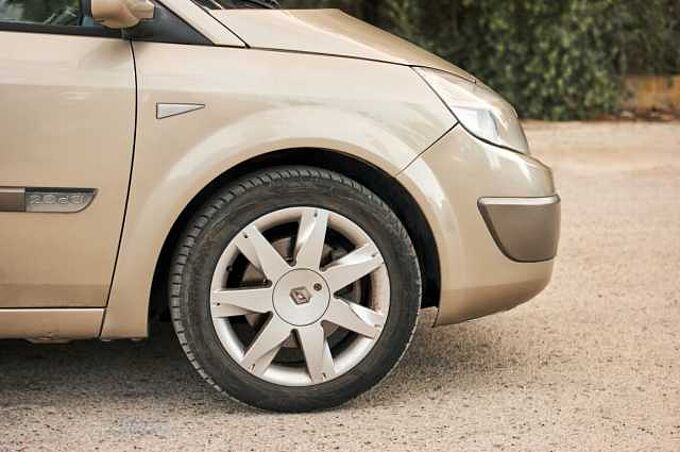 Renault Grand Scénic Diesel 2.0DCI Dynamique 7 pl. Dynamique
