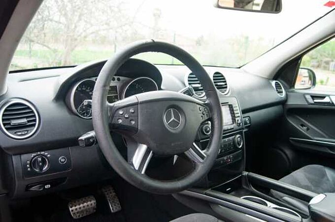 Mercedes-Benz Clase M W164 Diesel ML 280CDI Aut.