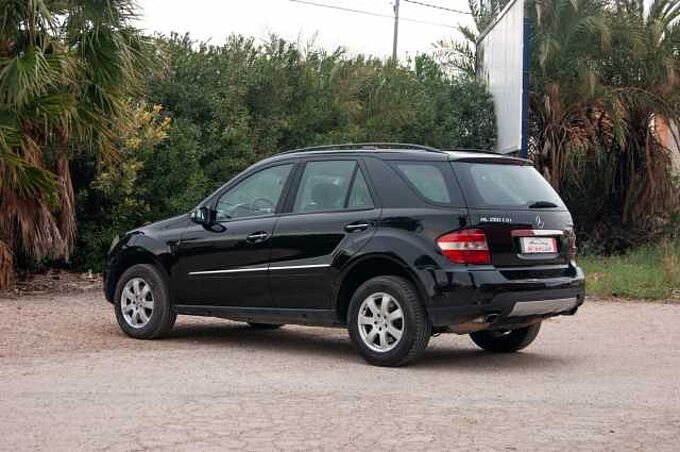 Mercedes-Benz Clase M W164 Diesel ML 280CDI Aut.